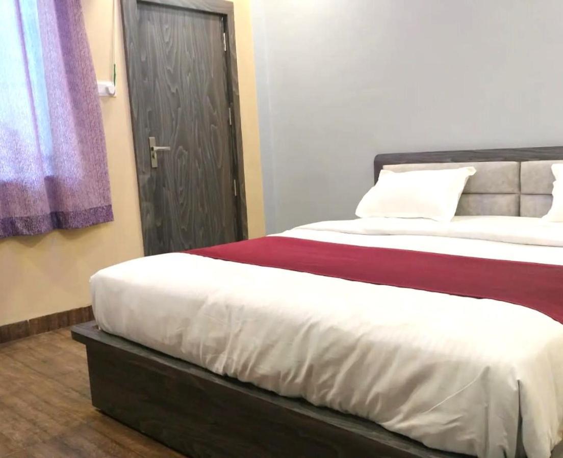 Baba Hotel Shāmpur 외부 사진